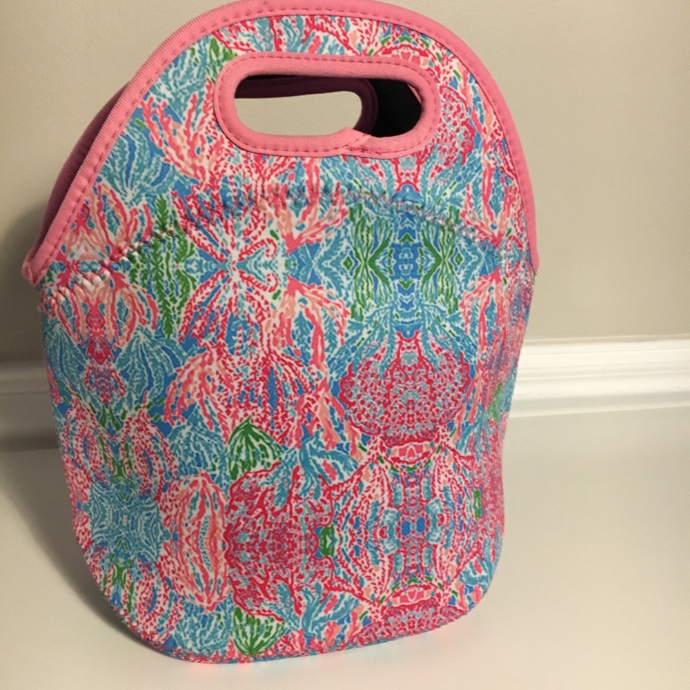 Crown patterned neoprene lunch bag NWT